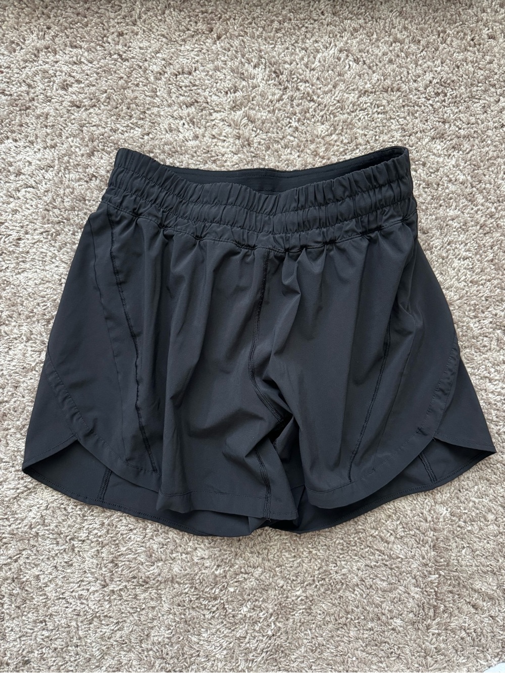 Lululemon Track That Mid-Rise Lined Short 5” - Black Size 8 - Picture 4 of 6